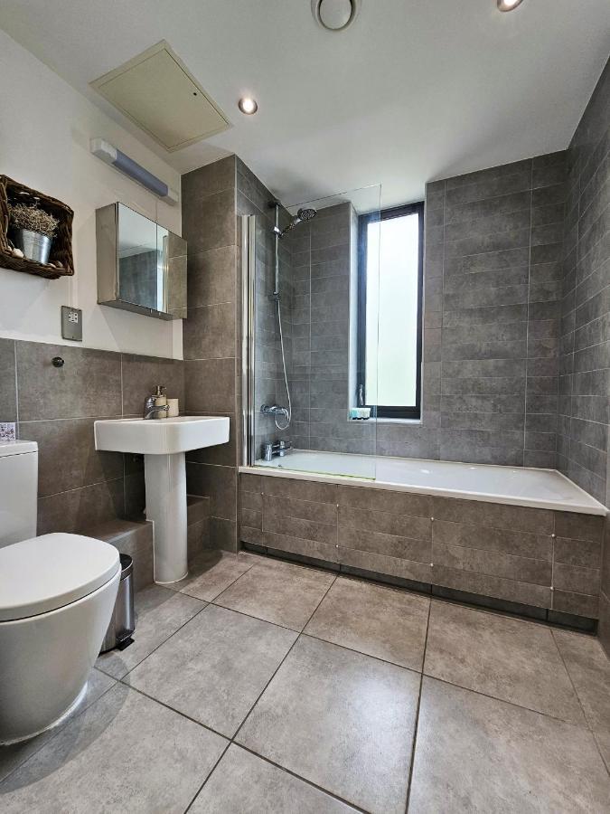 Centrally Located Spacious Flat Near Canary Wharf Λονδίνο Εξωτερικό φωτογραφία